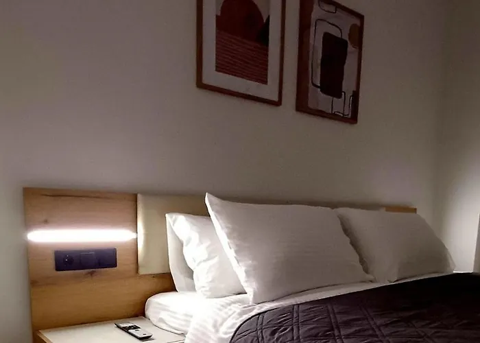 Diamond * 卡斯托里亚